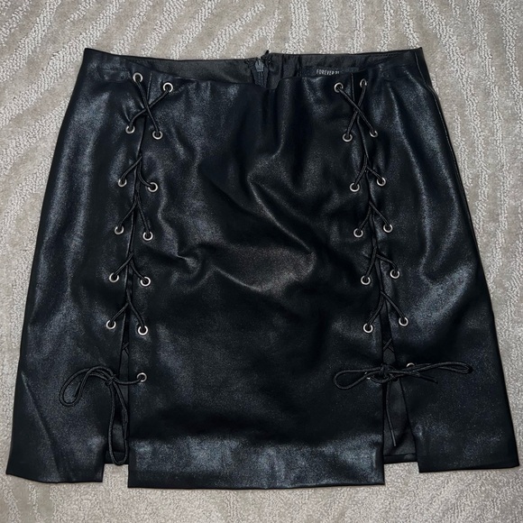 FOREVER 21 LACE UP MINI SKIRT - Picture 1 of 2